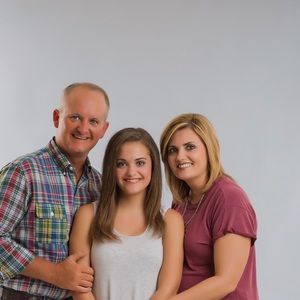 Meet your Posher, Lorie